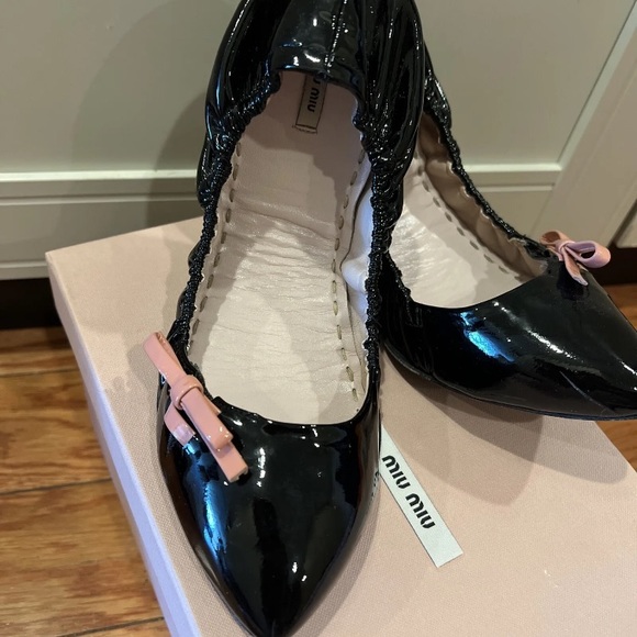 MIU MIU Vintage Womens 38 8 Pink Bow Black Leather Ballet Flats Slip On Shoes - Picture 2 of 6